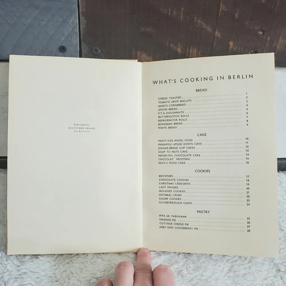 𝅺VINTAGE VTG Operation Vittles 1949 Hardcover Recipe Cookbook
